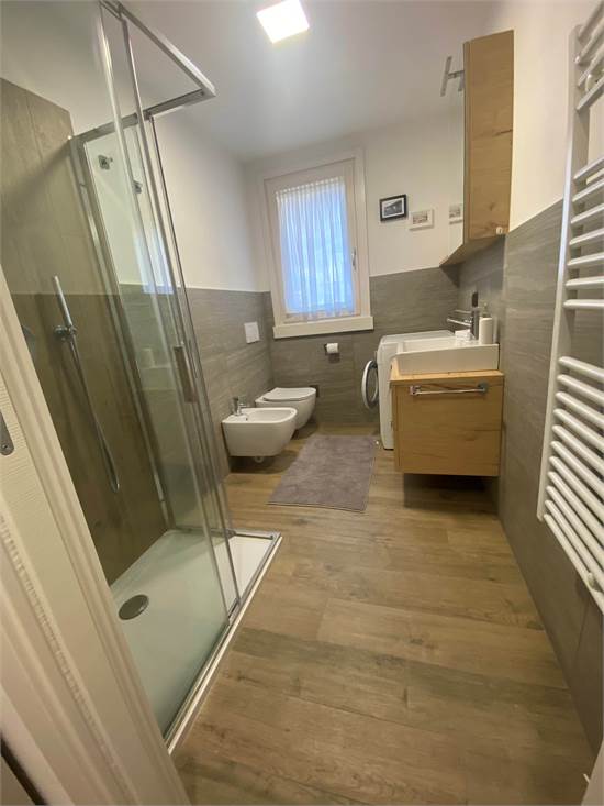 Bagno con lavatrice
